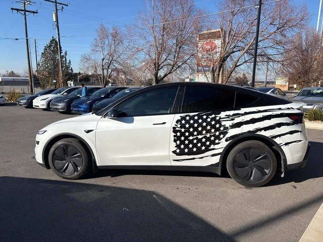 2026 Tesla Model Y - Image 5 of 21