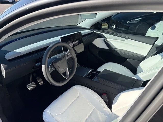 2026 Tesla Model Y - Image 13 of 21