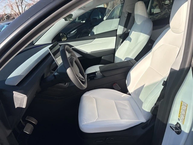 2026 Tesla Model Y - Image 12 of 21