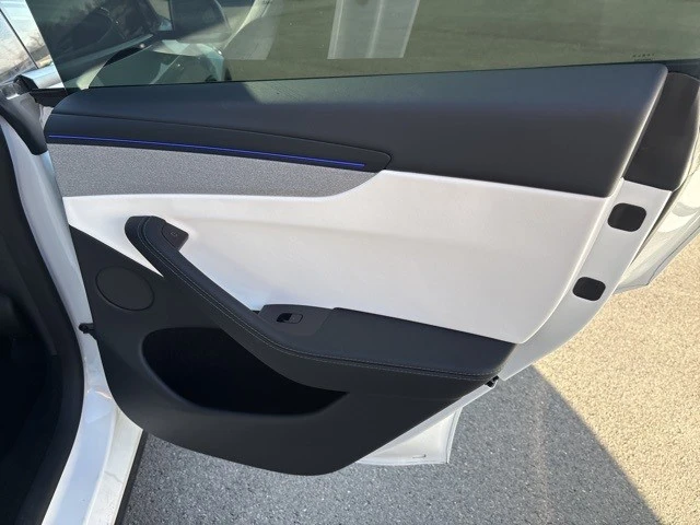 2026 Tesla Model Y - Image 20 of 21