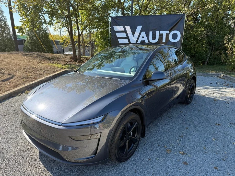 2026 Tesla Model Y - Image 3 of 12