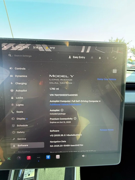 2026 Tesla Model Y - Image 7 of 12