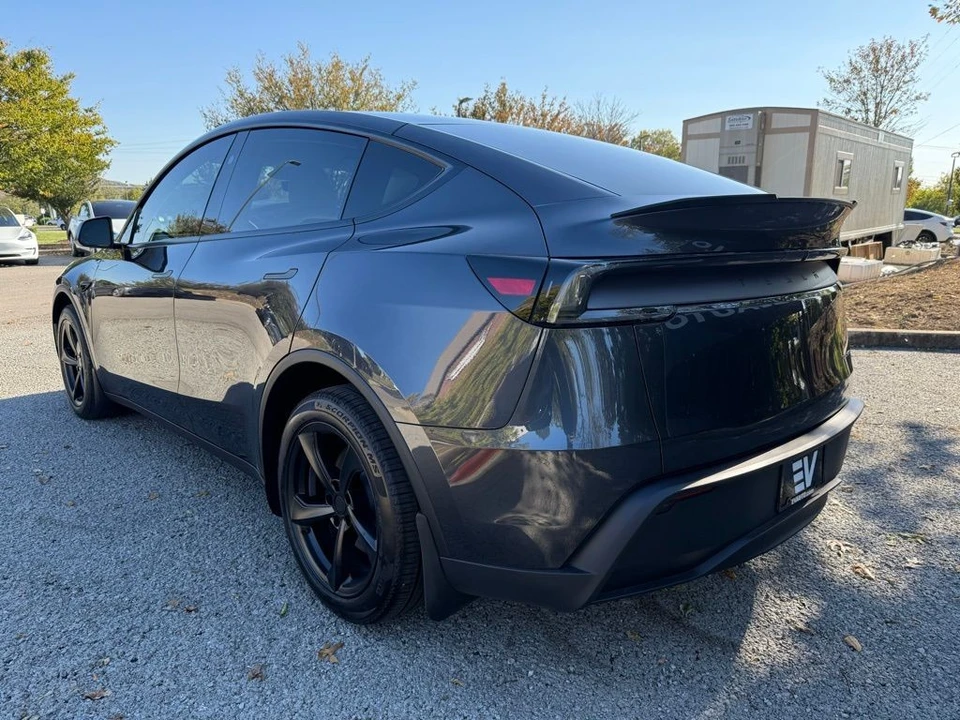 2026 Tesla Model Y - Image 11 of 12