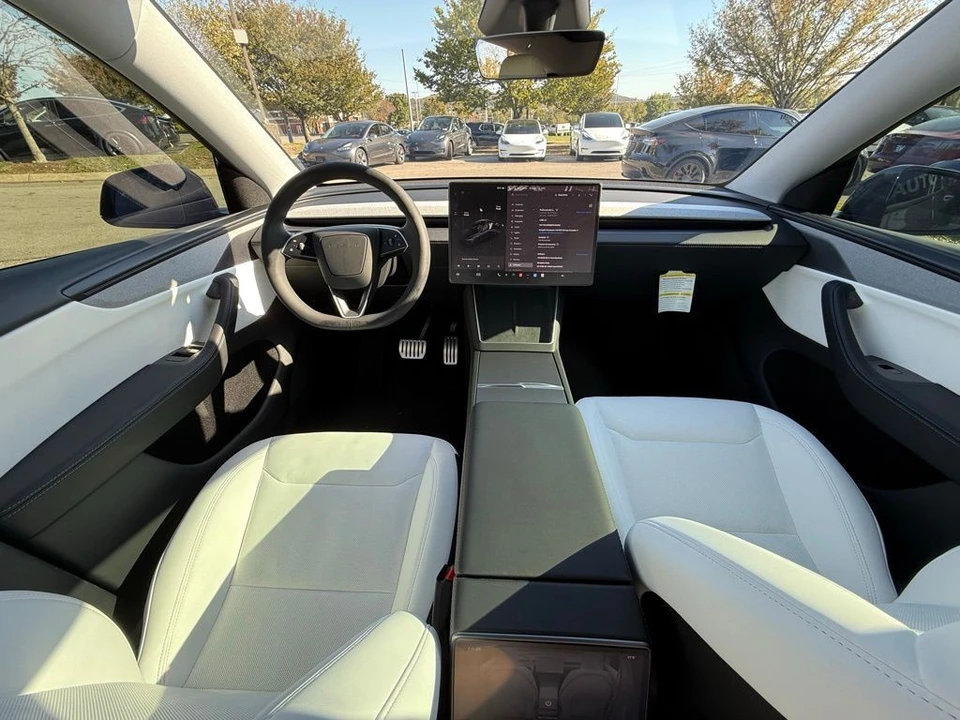 2026 Tesla Model Y - Image 6 of 12