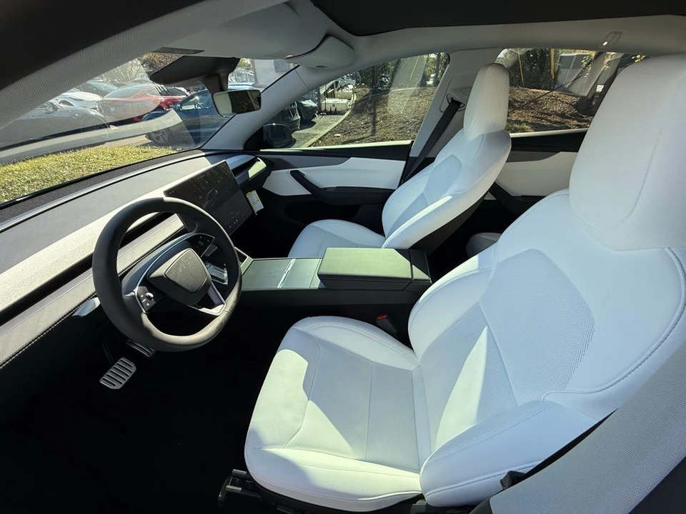 2026 Tesla Model Y - Image 5 of 12