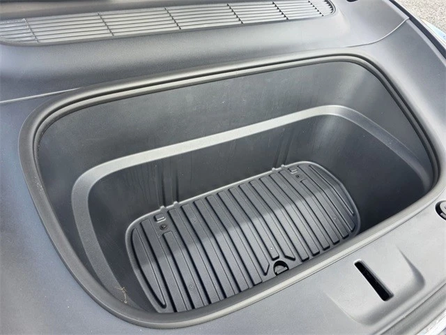 2026 Tesla Model Y - Image 19 of 21