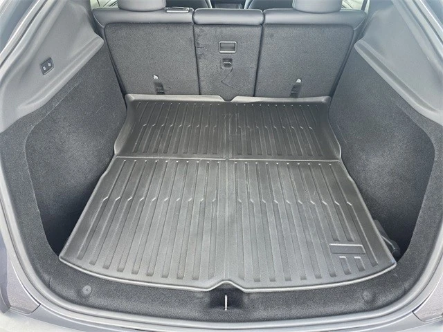 2026 Tesla Model Y - Image 15 of 21