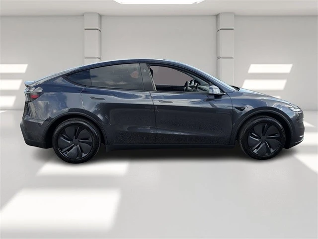 2026 Tesla Model Y - Image 6 of 21