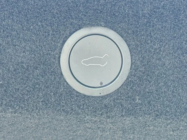 2026 Tesla Model Y - Image 16 of 21