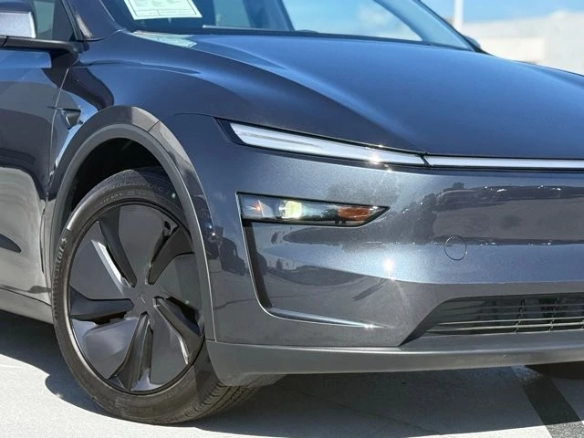 2026 Tesla Model Y - Image 5 of 21