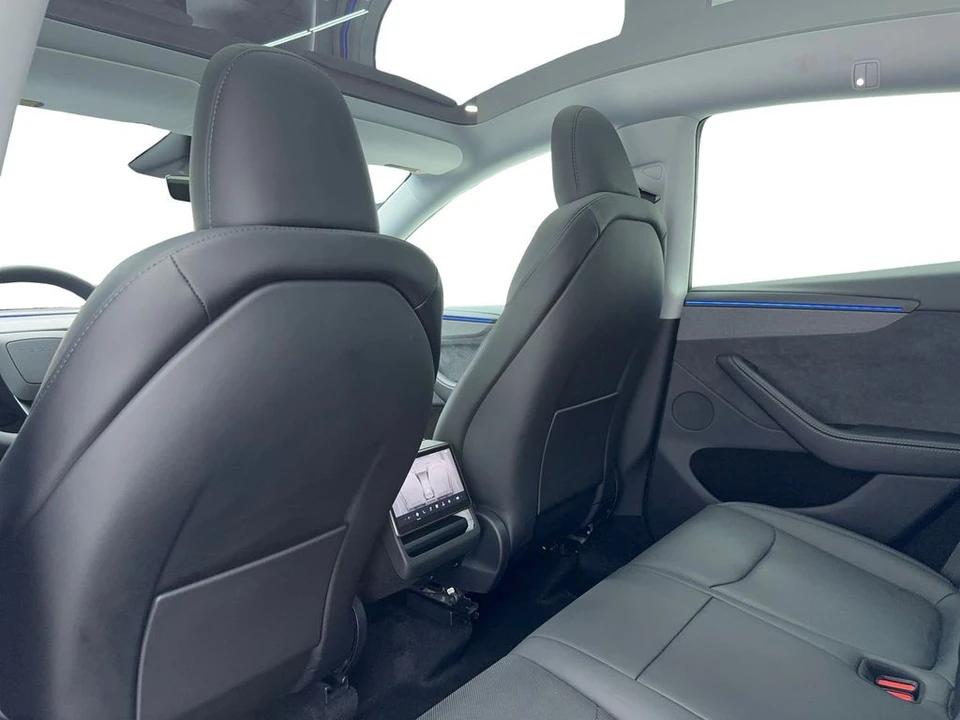 2026 Tesla Model Y - Image 14 of 21