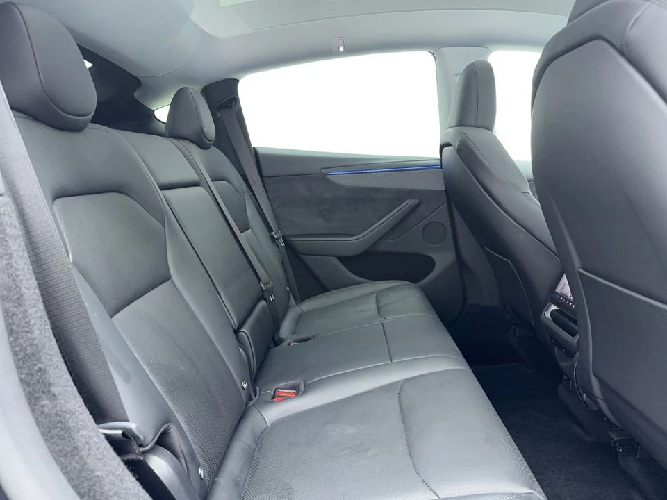 2026 Tesla Model Y - Image 17 of 21