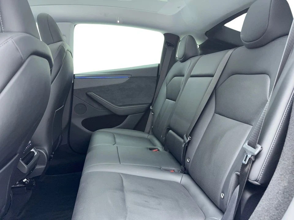 2026 Tesla Model Y - Image 16 of 21