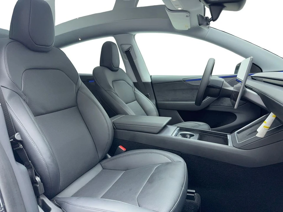 2026 Tesla Model Y - Image 18 of 21