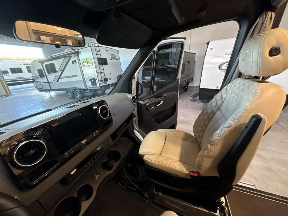 2026 Mercedes-Benz VS30 Sprinter - Image 8 of 19