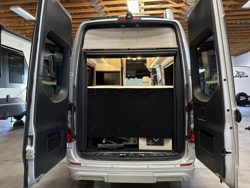 2026 Mercedes-Benz VS30 Sprinter - Image 5 of 19