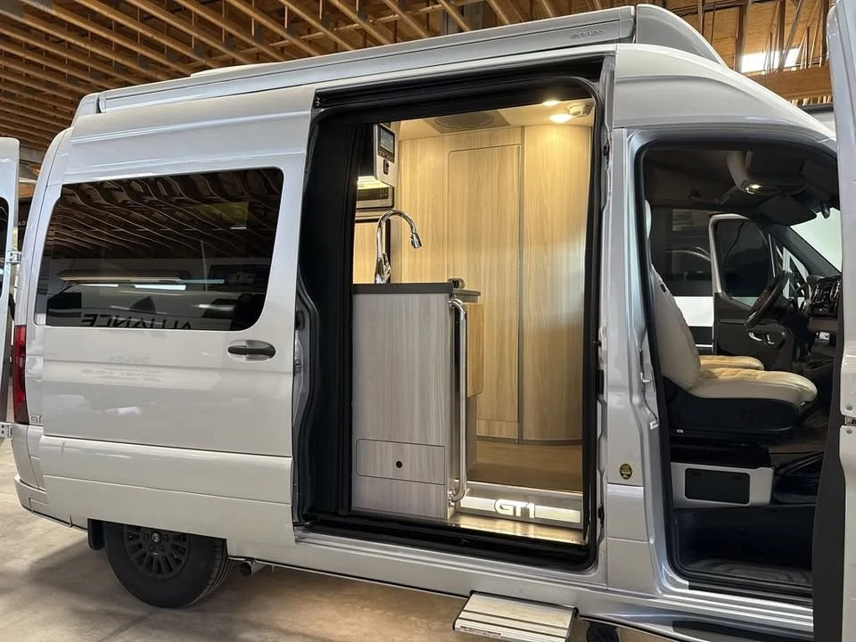 2026 Mercedes-Benz VS30 Sprinter - Image 4 of 19