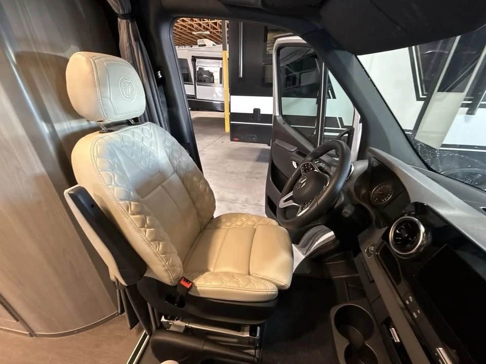 2026 Mercedes-Benz VS30 Sprinter - Image 7 of 19