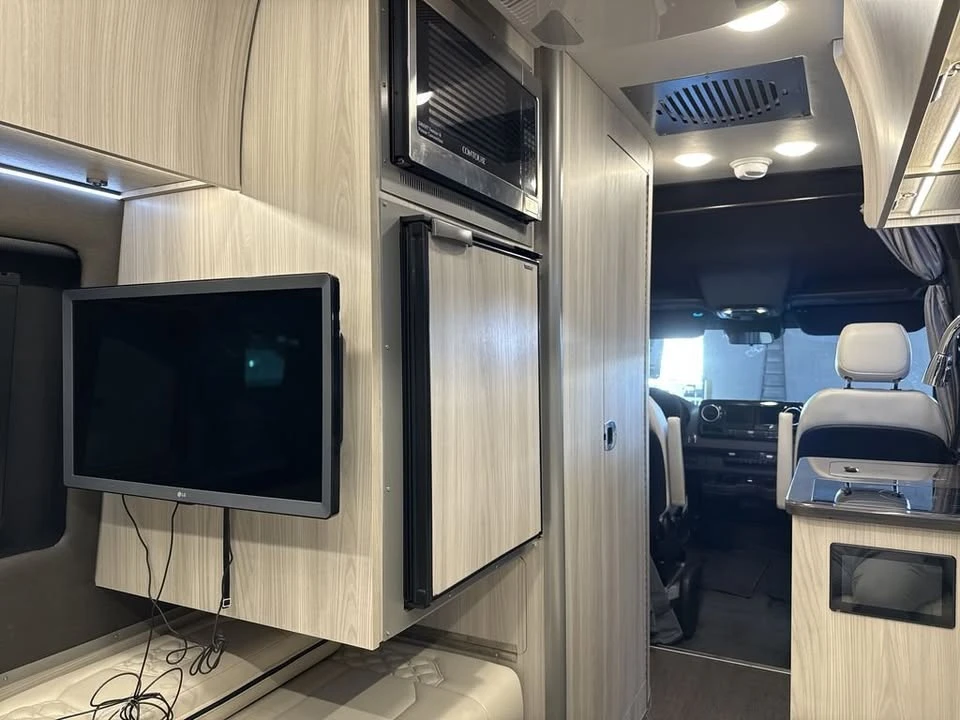 2026 Mercedes-Benz VS30 Sprinter - Image 14 of 19