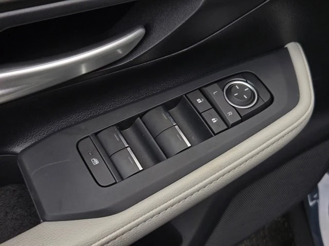 2026 Toyota Highlander - Image 10 of 26