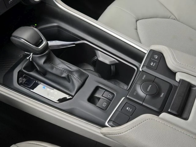 2026 Toyota Highlander - Image 17 of 26