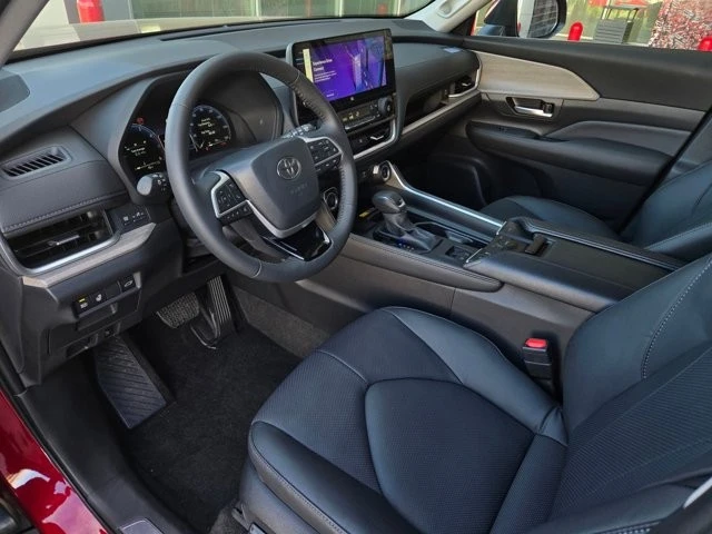 2026 Toyota Highlander - Image 8 of 21