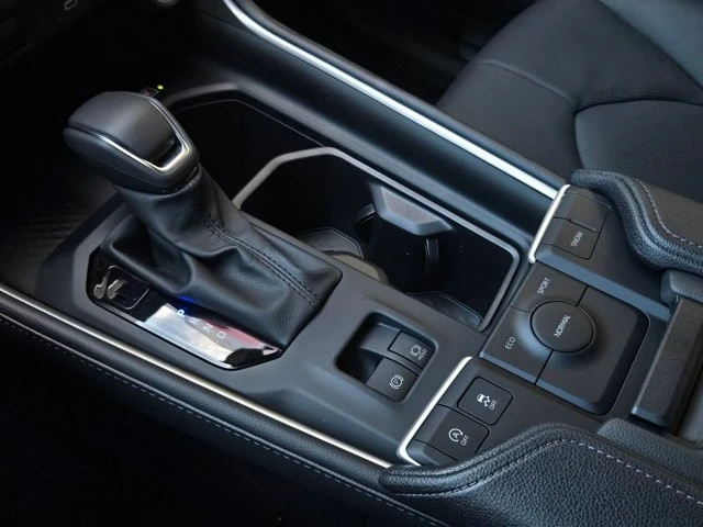 2026 Toyota Highlander - Image 20 of 21