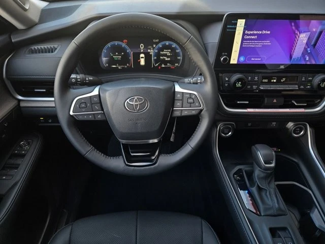 2026 Toyota Highlander - Image 13 of 21