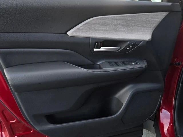 2026 Toyota Highlander - Image 9 of 21