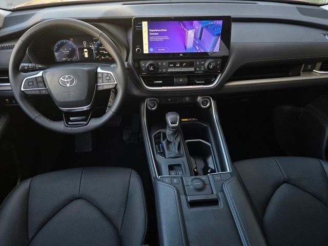 2026 Toyota Highlander - Image 14 of 21