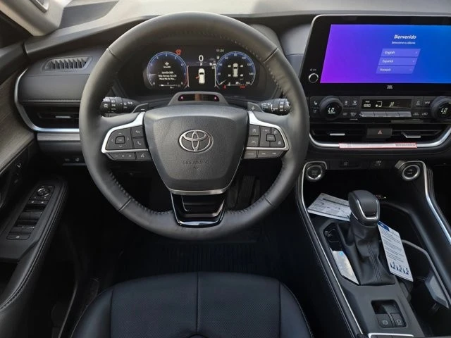 2026 Toyota Highlander - Image 14 of 30