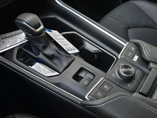 2026 Toyota Highlander - Image 20 of 30