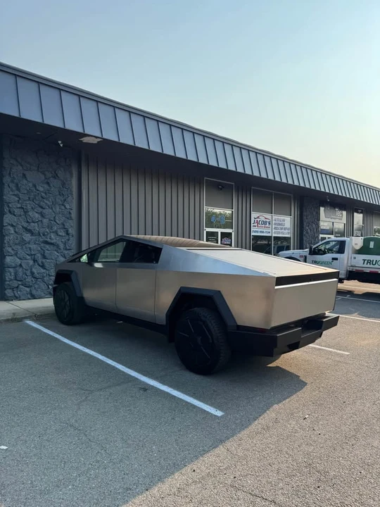 2026 Tesla Cybertruck - Image 4 of 13