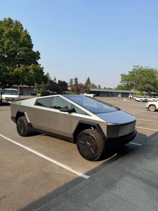 2026 Tesla Cybertruck - Image 2 of 13
