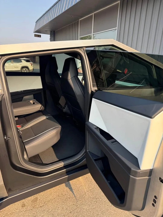 2026 Tesla Cybertruck - Image 9 of 13