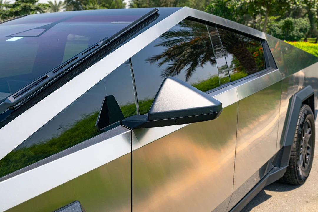 2026 Tesla Cybertruck - Image 19 of 31