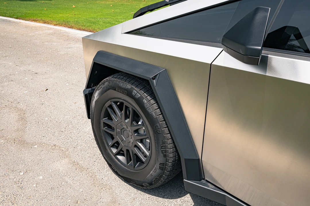 2026 Tesla Cybertruck - Image 22 of 31