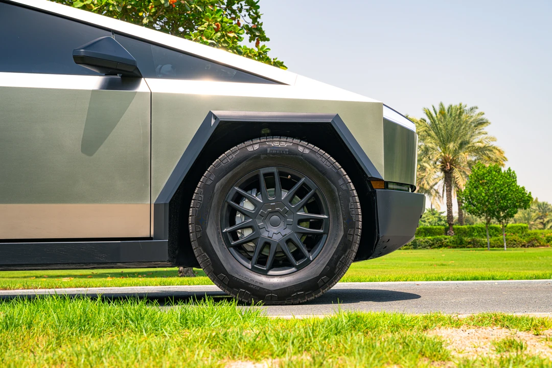 2026 Tesla Cybertruck - Image 30 of 31