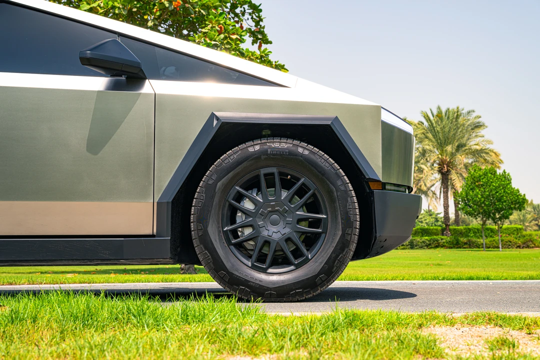 2026 Tesla Cybertruck - Image 31 of 31