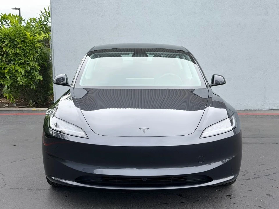 2026 Tesla Model S - Image 5 of 15