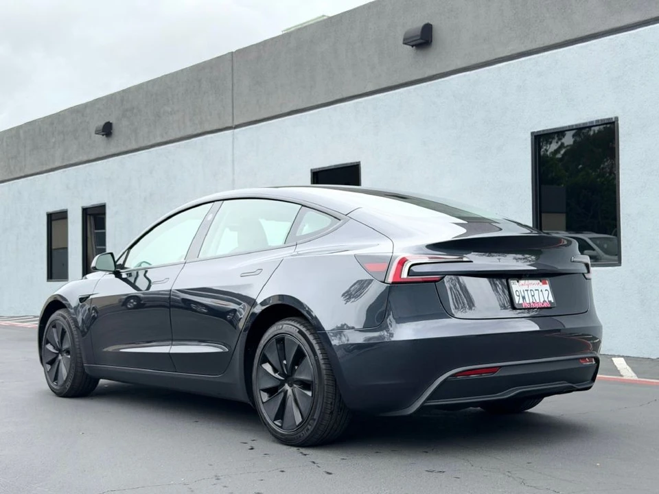 2026 Tesla Model S - Image 8 of 15