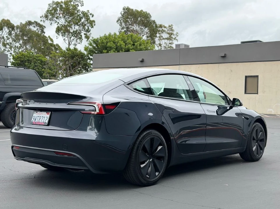 2026 Tesla Model S - Image 9 of 15