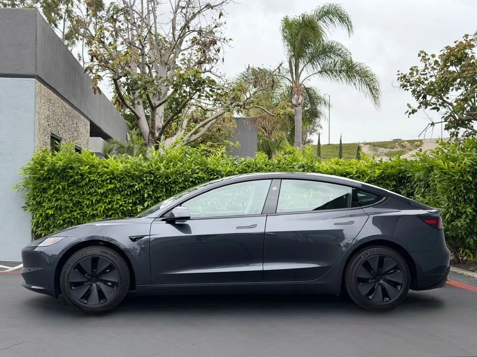 2026 Tesla Model S - Image 6 of 15