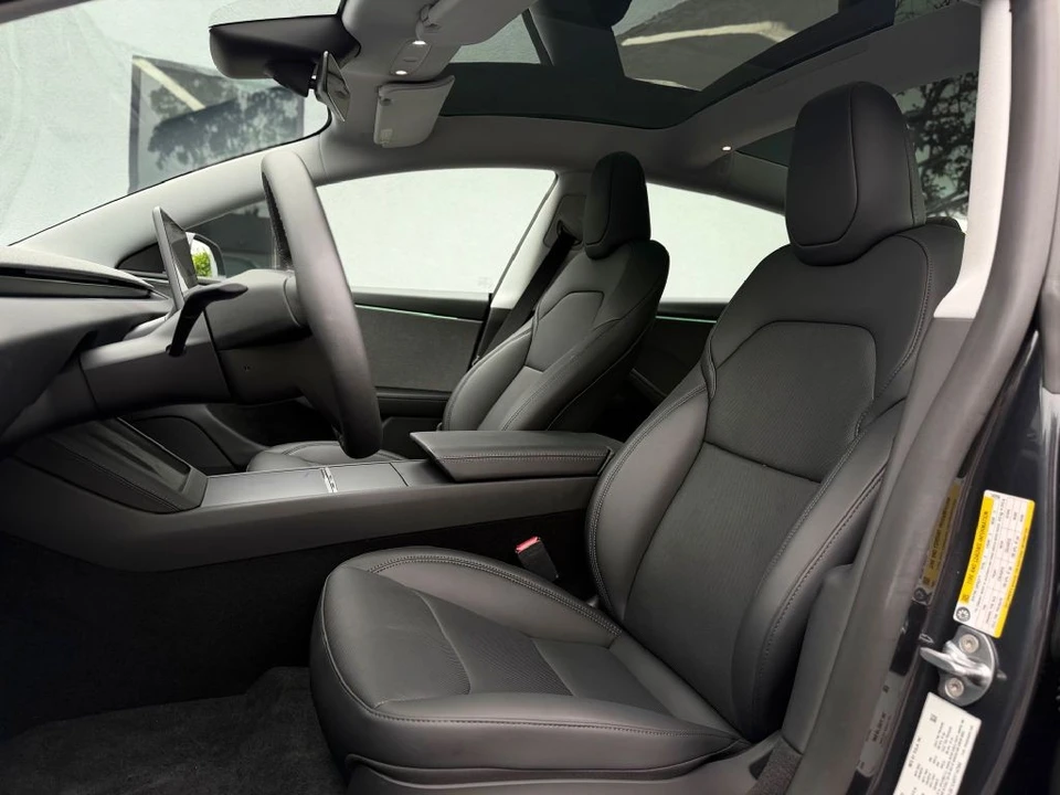 2026 Tesla Model S - Image 12 of 15