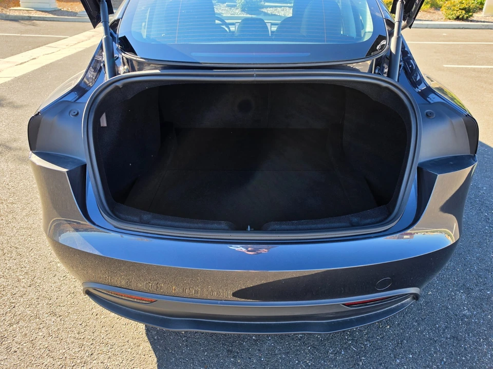 2026 Tesla Model 3 - Image 19 of 20