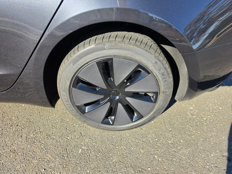 2026 Tesla Model 3 - Image 11 of 20