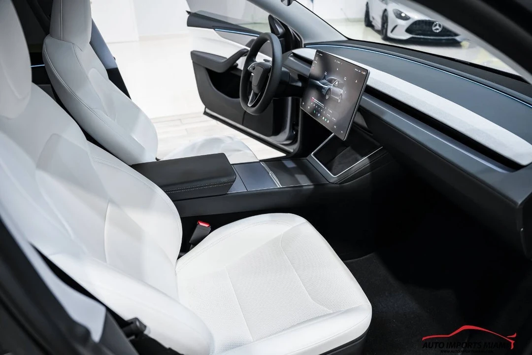 2026 Tesla Model S - Image 14 of 21