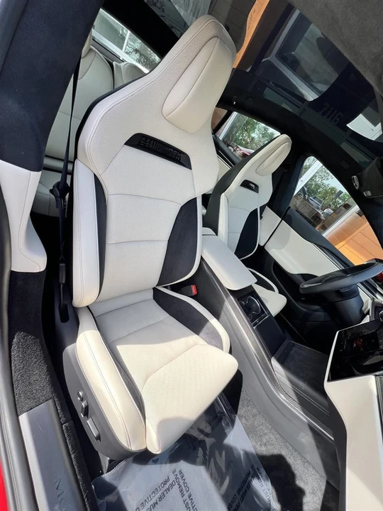 2026 Tesla Model S Plaid - Image 14 of 22