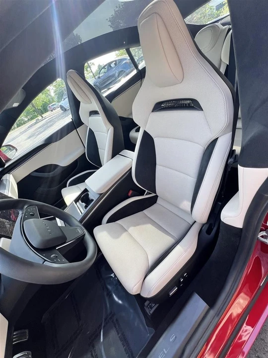 2026 Tesla Model S Plaid - Image 10 of 22