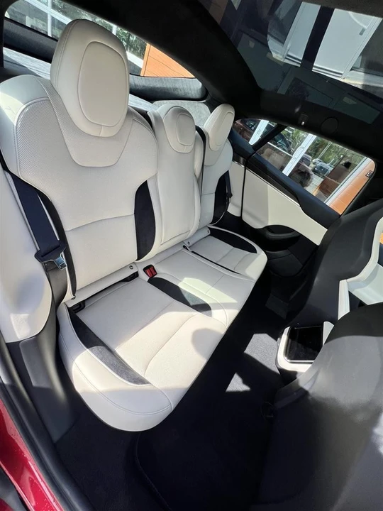 2026 Tesla Model S Plaid - Image 18 of 22